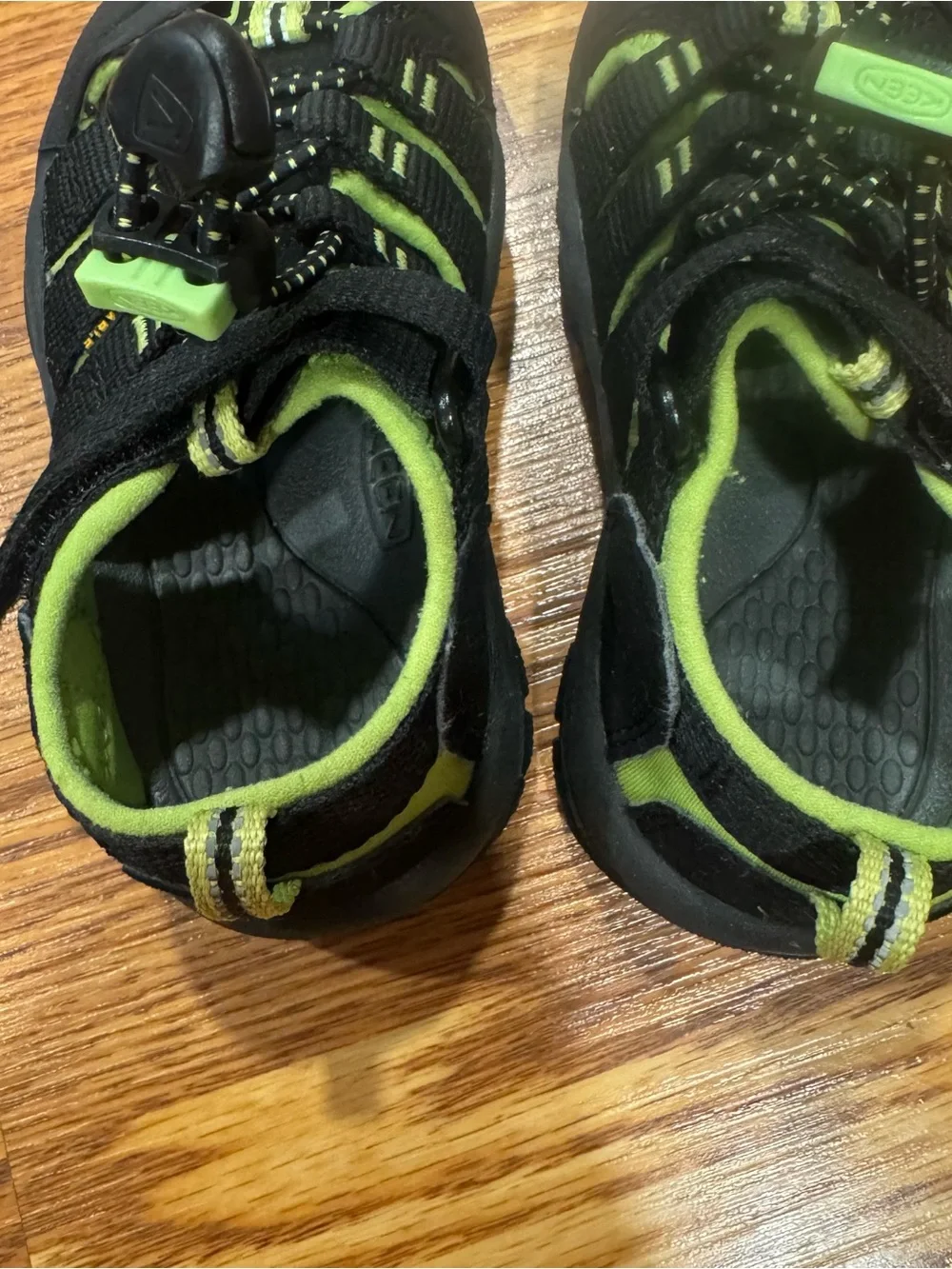 Keen Black & Lime Green Waterproof Sandals - Picture 4 of 6